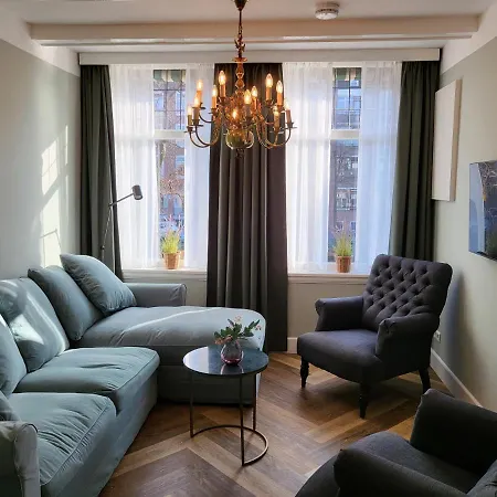 Boutique Huys Leyden ליידן